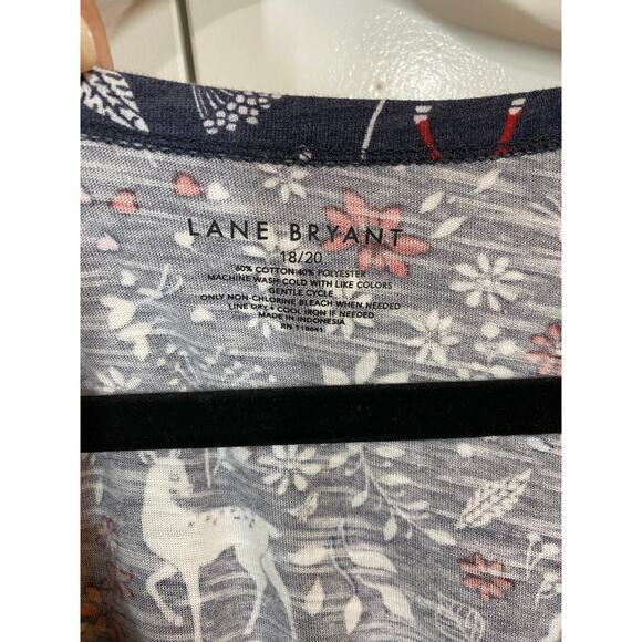 Lane Bryant Blue Floral and Forest Animals V-Neck 3/4 Sleeve Tee 18/20 - Picture 3 of 8